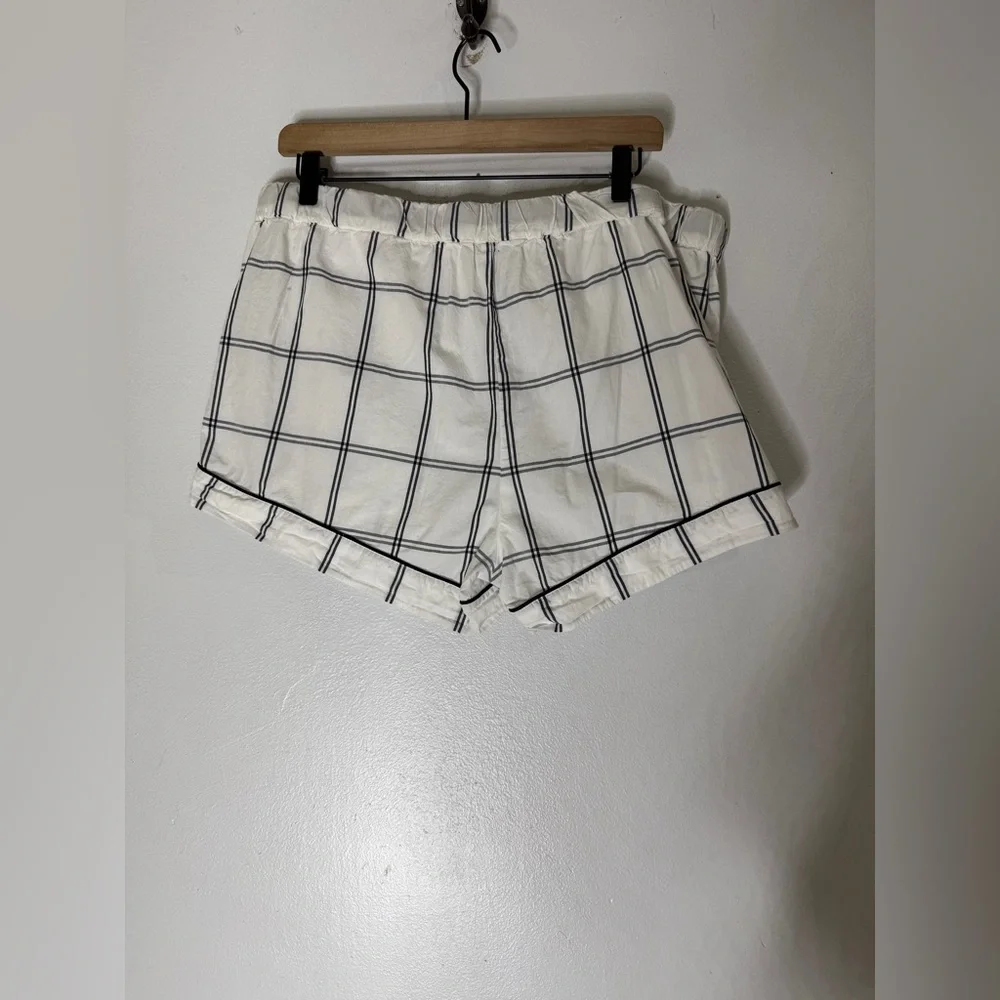 Women's White & Black Windowpane Short Sleeve Pajama Set